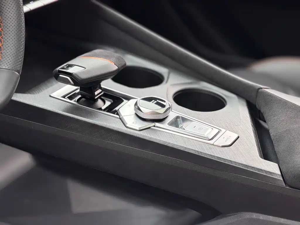 Changan UNI-V 2022 1.5T sports version купить на сайте DeffCars