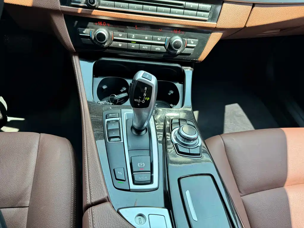 BMW 5 Series 2017 525Li Leading Model купить на сайте DeffCars
