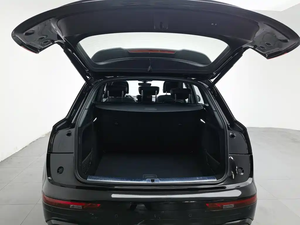 Audi Q5L 2025 40 TFSI Luxury Dynamic Edition купить на сайте DeffCars