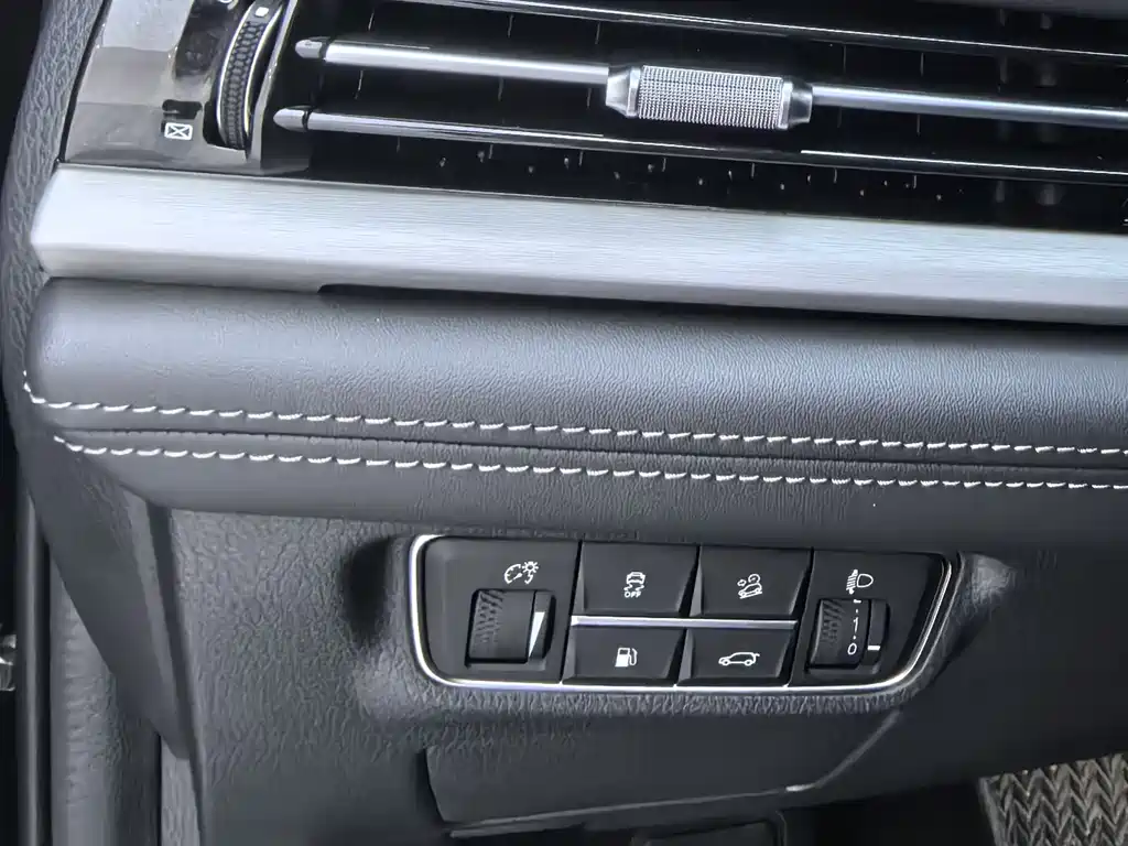Changan CS95 2021 2.0T two-wheel drive luxury model купить на сайте DeffCars