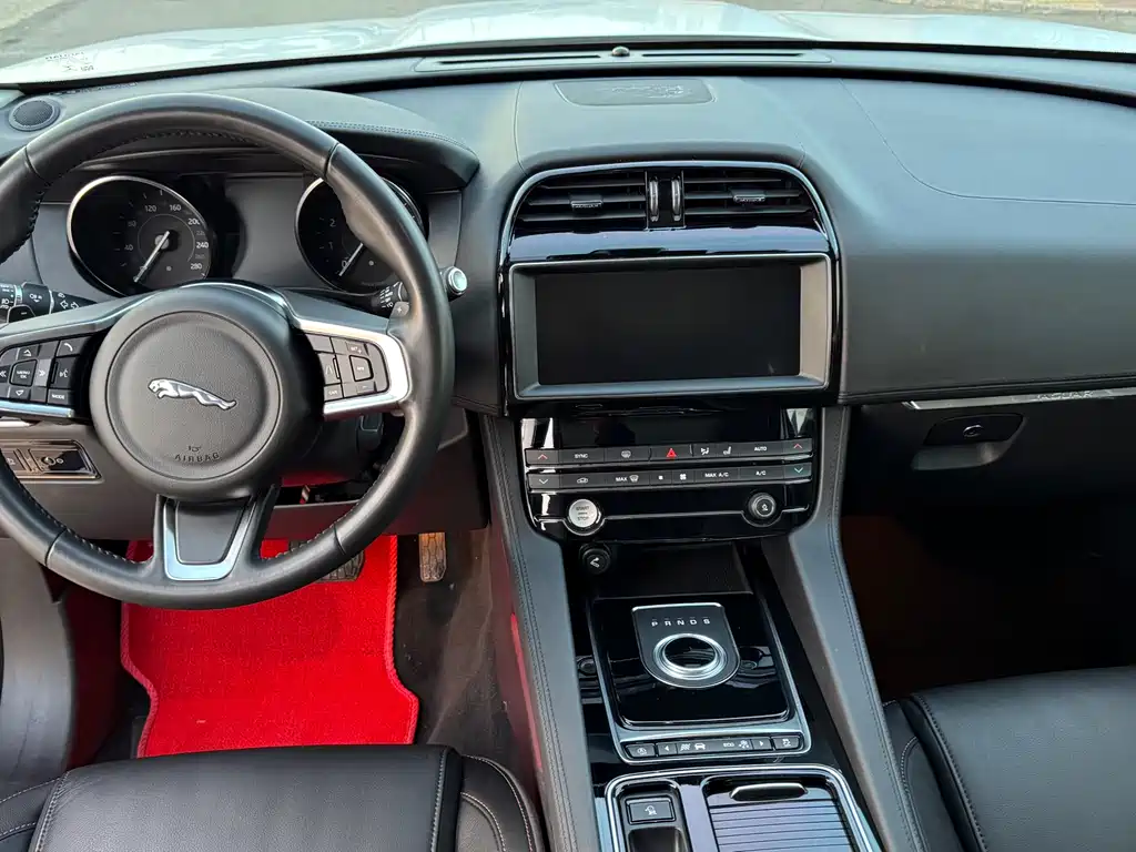 Jaguar F-PACE 2020 2.0T Urban Exclusive Edition купить на сайте DeffCars