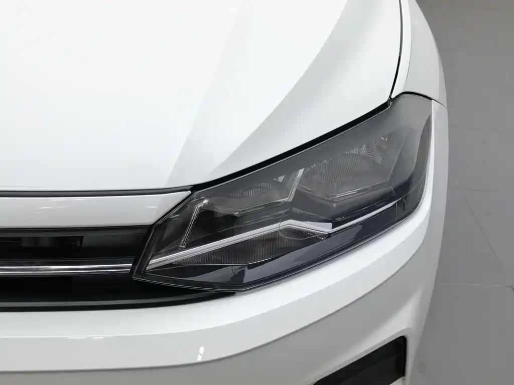 Polo 2023 facelift Plus 1.5L automatic indulgence version купить на сайте DeffCars
