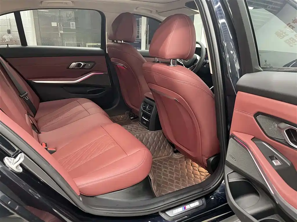 BMW 3 Series 2025 330Li M Sports Night Package купить на сайте DeffCars