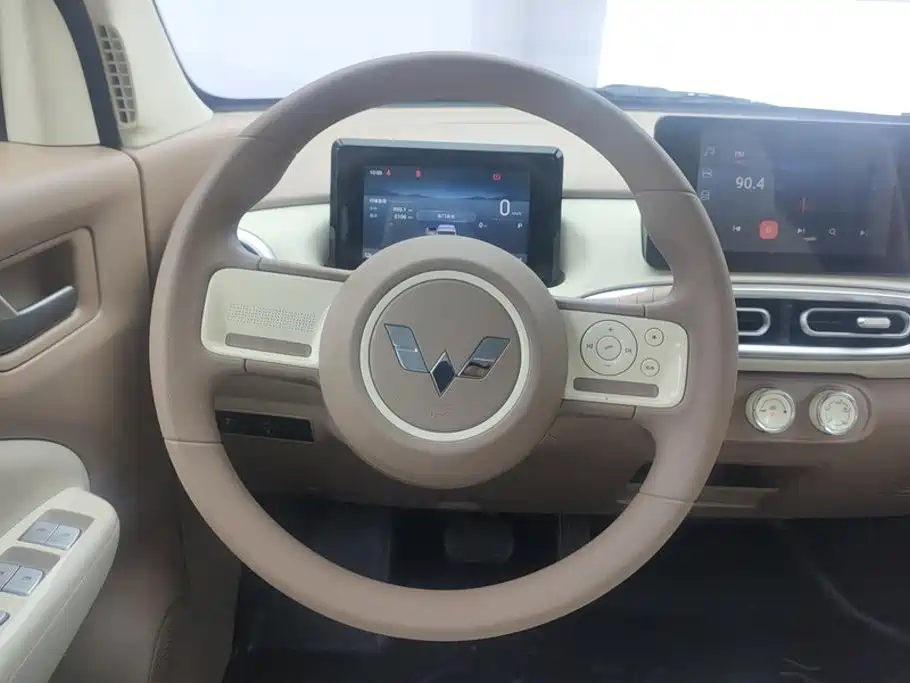 Hongguang MINIEV 2025 fourth generation four-door version Zhenxiang+ model купить на сайте DeffCars