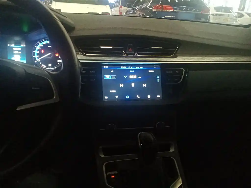 Emgrand 2019 Leading Edition 1.5L CVT Luxury Type National VI купить на сайте DeffCars