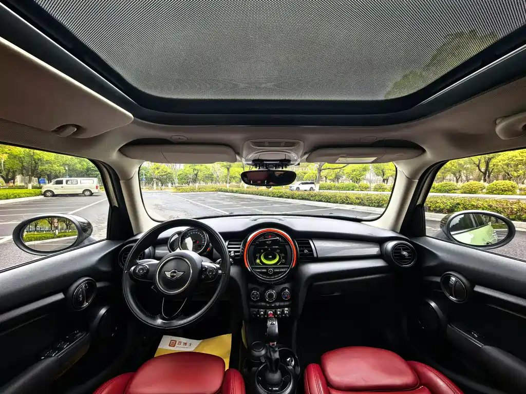 MINI 2018 1.5T COOPER Color Commemorative Edition Five-Door Edition купить на сайте DeffCars