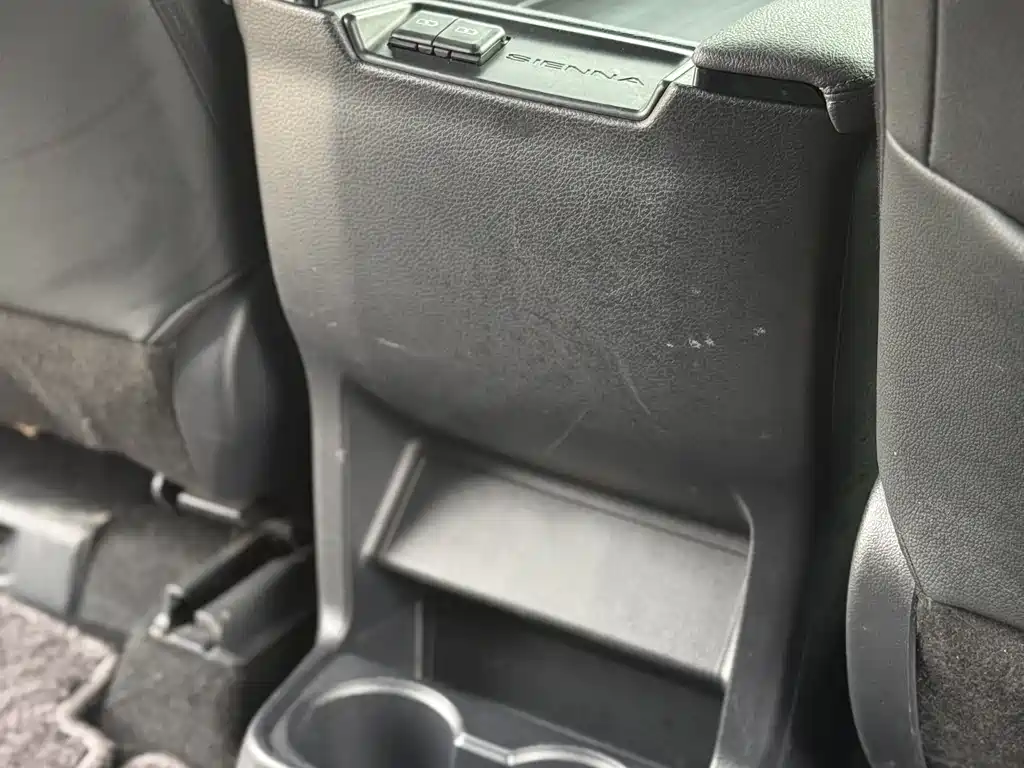 SIENNA 2023 2.5L Hybrid Premium Edition купить на сайте DeffCars