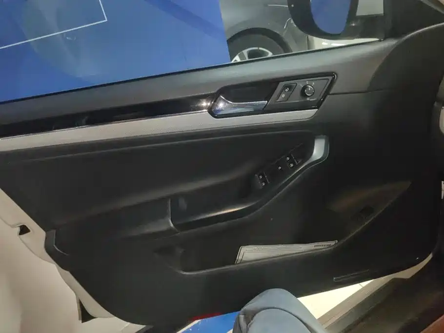 Sagitar 2015 230TSI automatic comfort model купить на сайте DeffCars