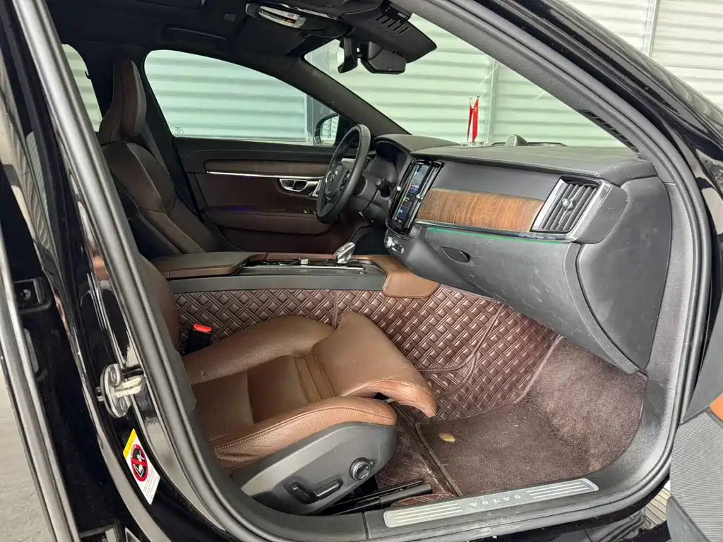Volvo S90 2023 B5 Zhiyuan Luxury Edition купить на сайте DeffCars