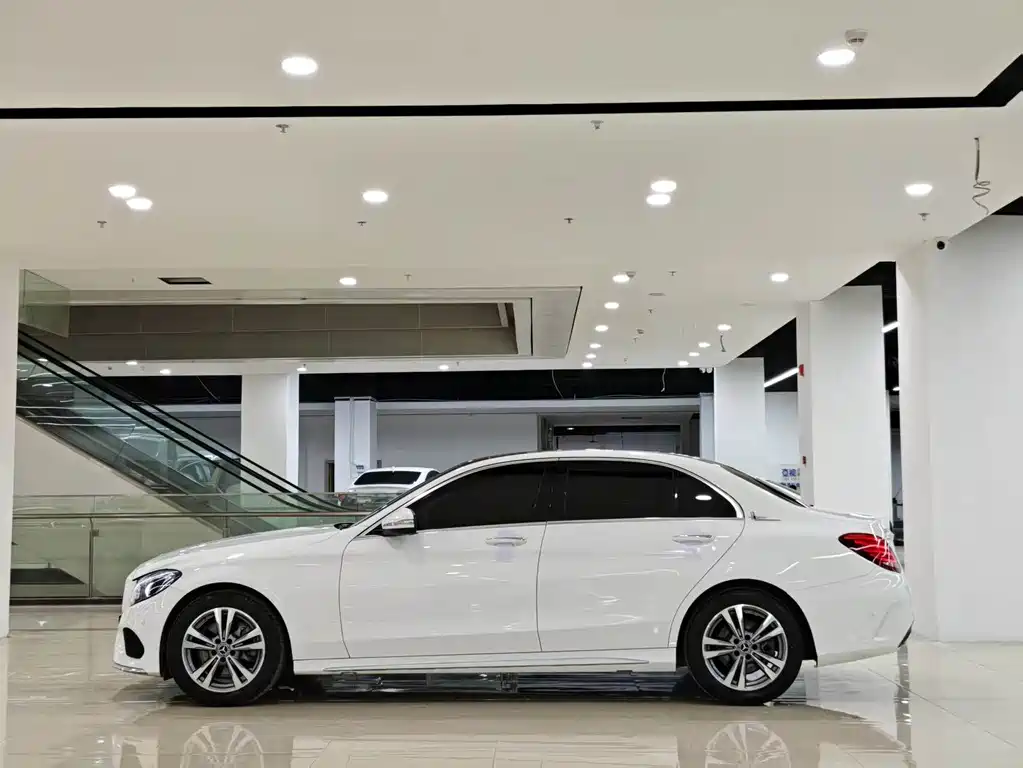 Mercedes-Benz C-Class 2018 C 200 L Sports Edition купить на сайте DeffCars