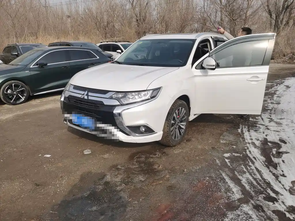 Outlander 2021 2.0L 2WD Enjoy Edition 5 seats купить на сайте DeffCars