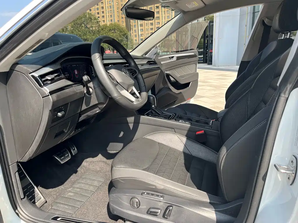 FAW-Volkswagen CC 2021 380TSI eye-catching version купить на сайте DeffCars