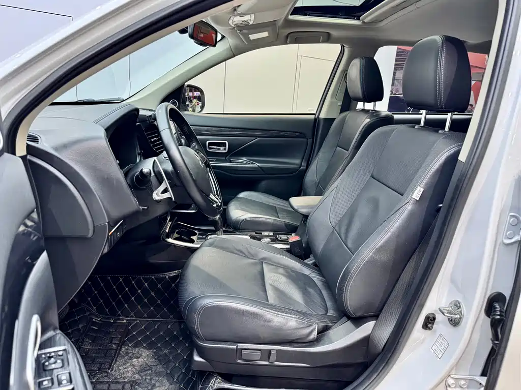 Outlander 2018 2.4L four-wheel drive elite version 5 seats купить на сайте DeffCars