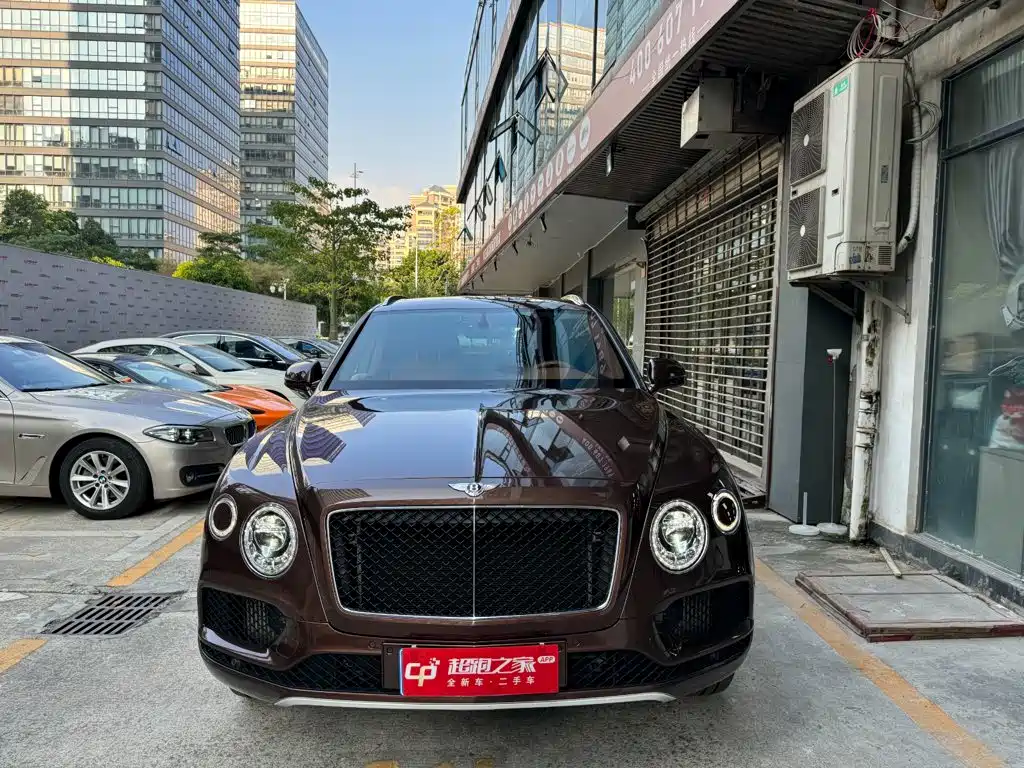 Bentayga 2018 4.0T V8 купить на сайте DeffCars