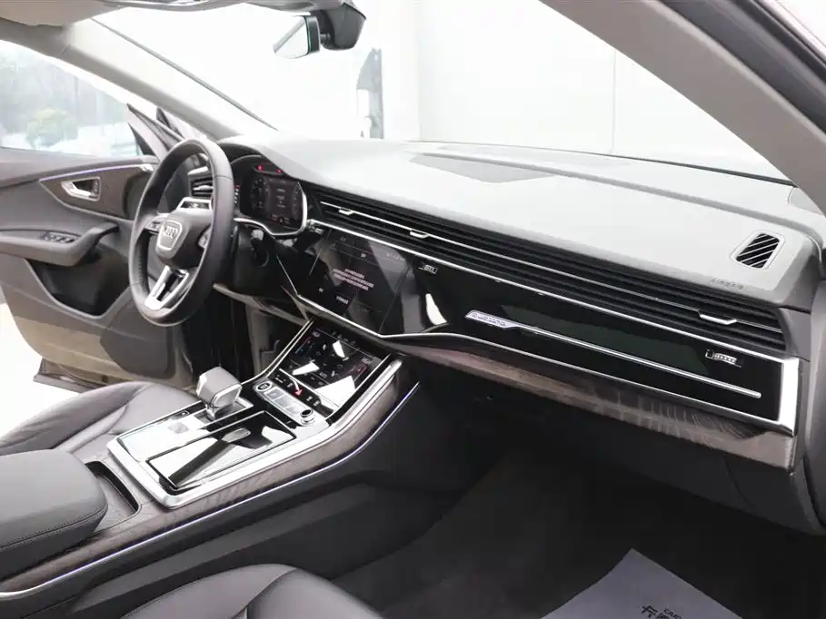 Audi Q8 2021 45 TFSI luxury and elegant model купить на сайте DeffCars
