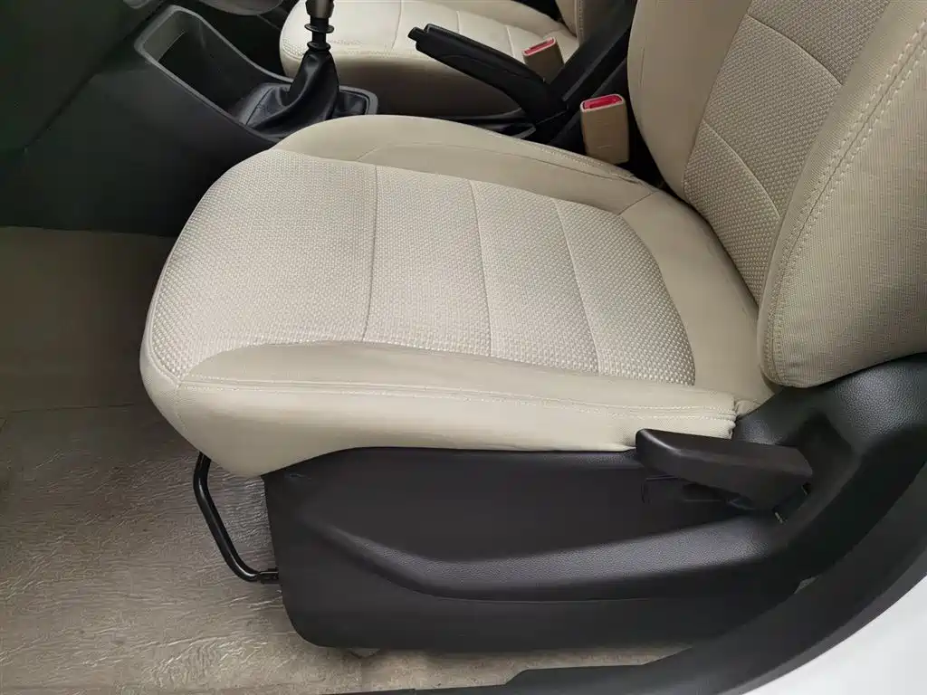Wuling Hongguang 2021 facelift 1.5L S standard electric power assist LAR купить на сайте DeffCars
