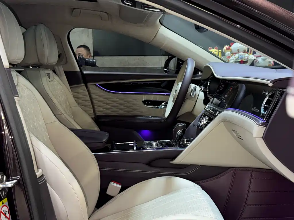 Flying Spur 2023 4.0T V8 Yadu Edition купить на сайте DeffCars