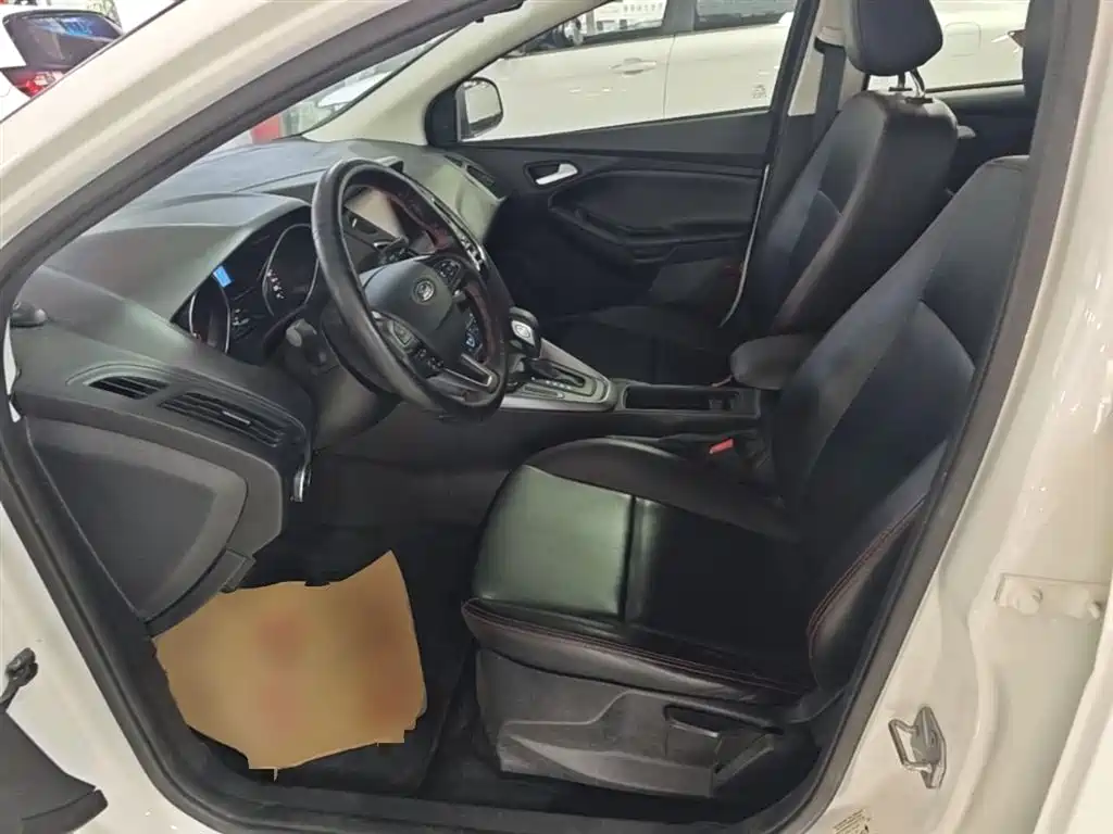Focus 2018 hatchback classic 1.6L automatic comfort smart mobility version купить на сайте DeffCars