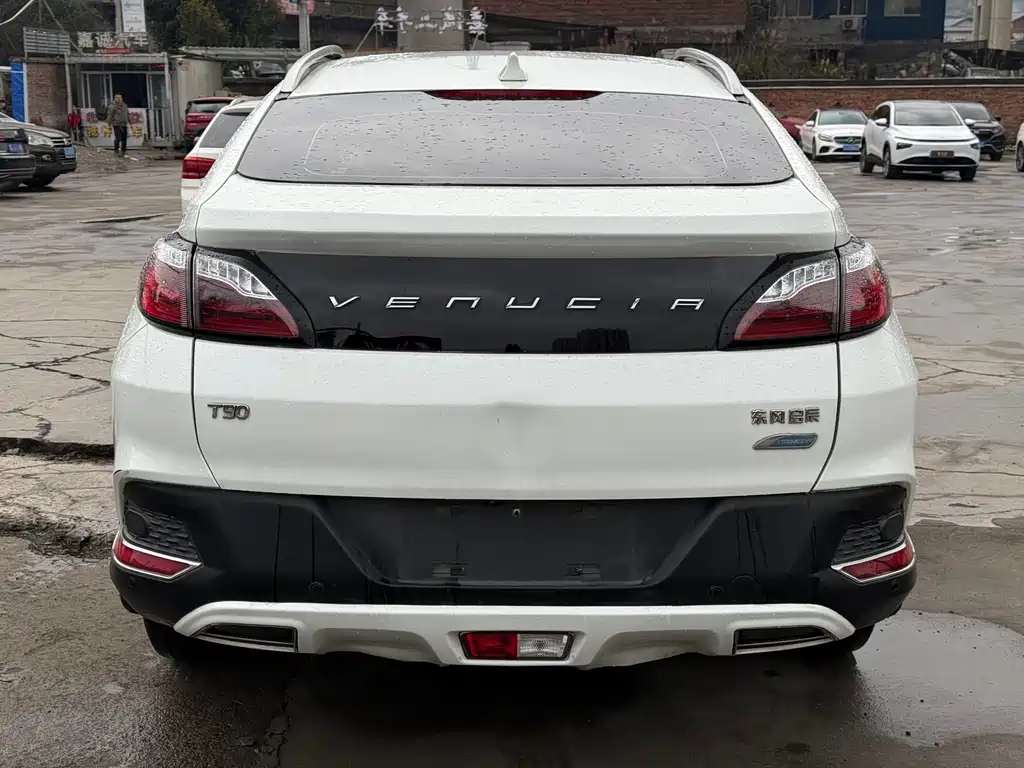 Venucia T90 2017 2.0L CVT Smart Edition купить на сайте DeffCars