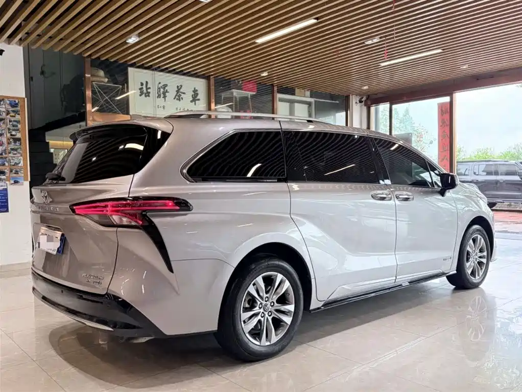 SIENNA 2021 2.5L Hybrid Platinum Edition купить на сайте DeffCars
