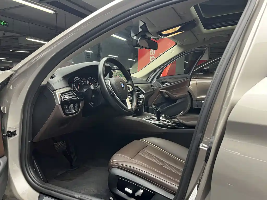 BMW 5 Series 2018 Modified 530Li Leading Luxury Package купить на сайте DeffCars