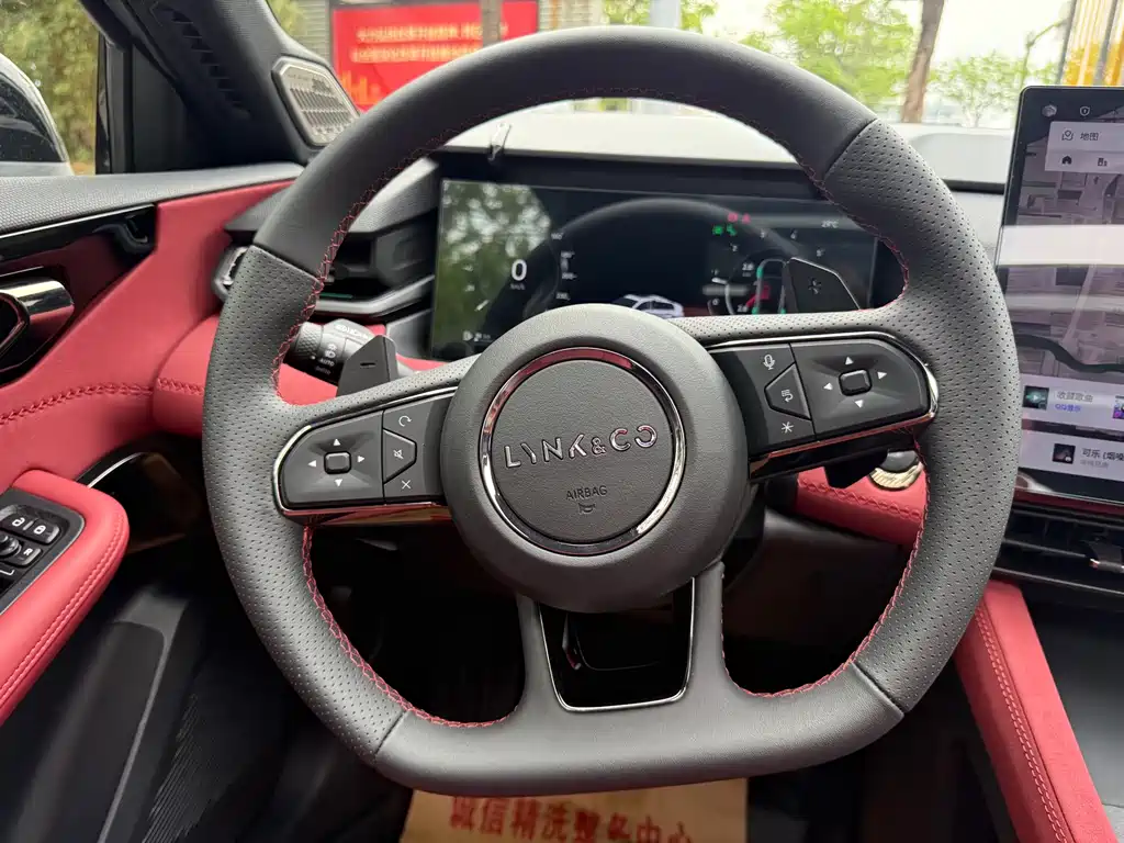 Lynk & Co 03 2026 2.0TD Automatic Ultra купить на сайте DeffCars