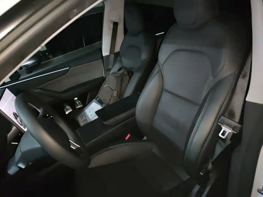 Model Y 2025 rear-wheel drive version купить на сайте DeffCars