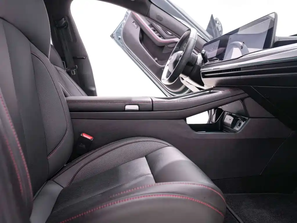 Xpeng P7 2023 P7i 610 Pengyi Performance Edition купить на сайте DeffCars