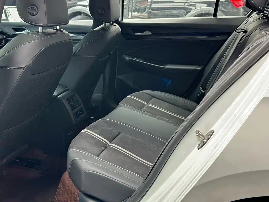 Golf 2023 facelift 280TSI DSG R-Line Lite купить на сайте DeffCars
