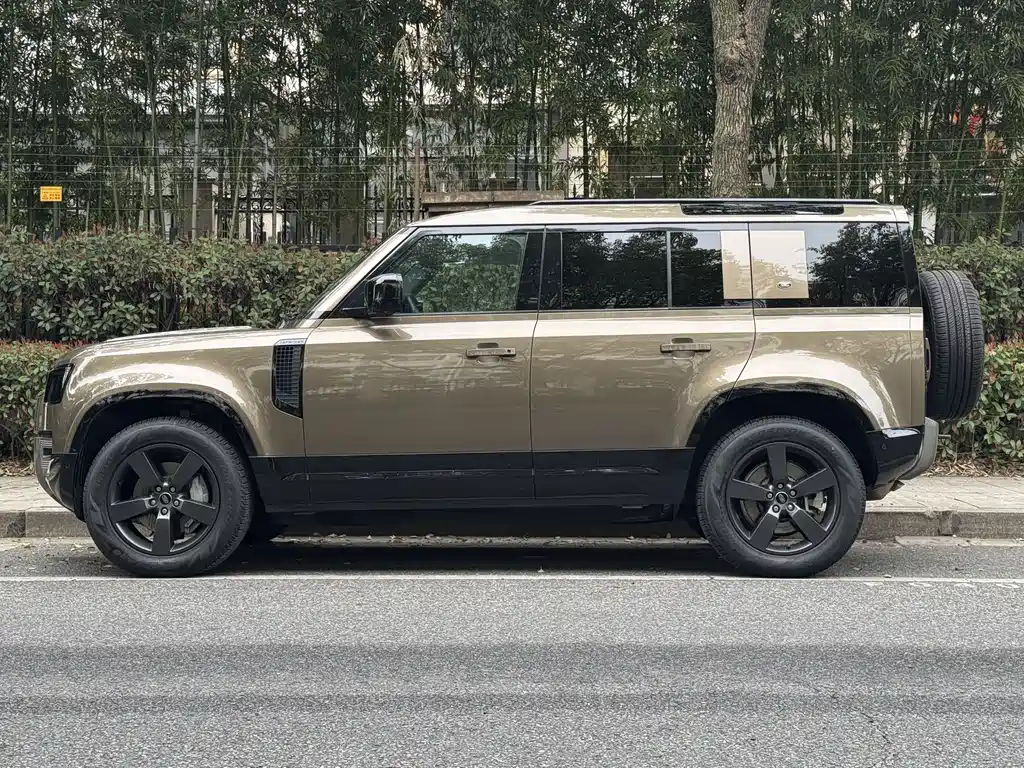 Land Rover Defender 2022 110 P400 X-DYNAMIC HSE купить на сайте DeffCars