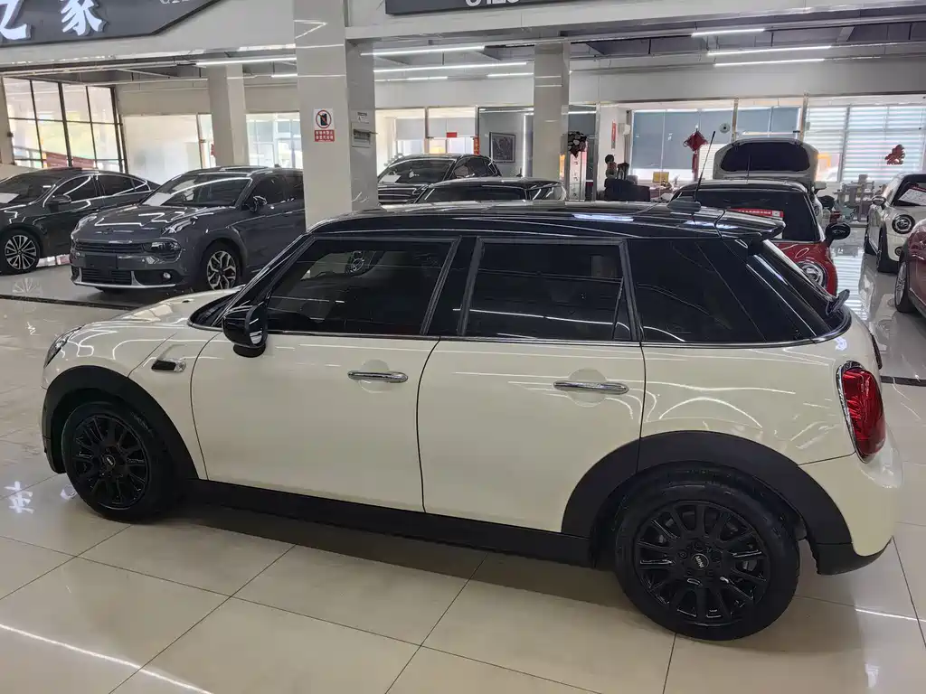 MINI 2021 1.5T COOPER Classic Five-Door Edition купить на сайте DeffCars