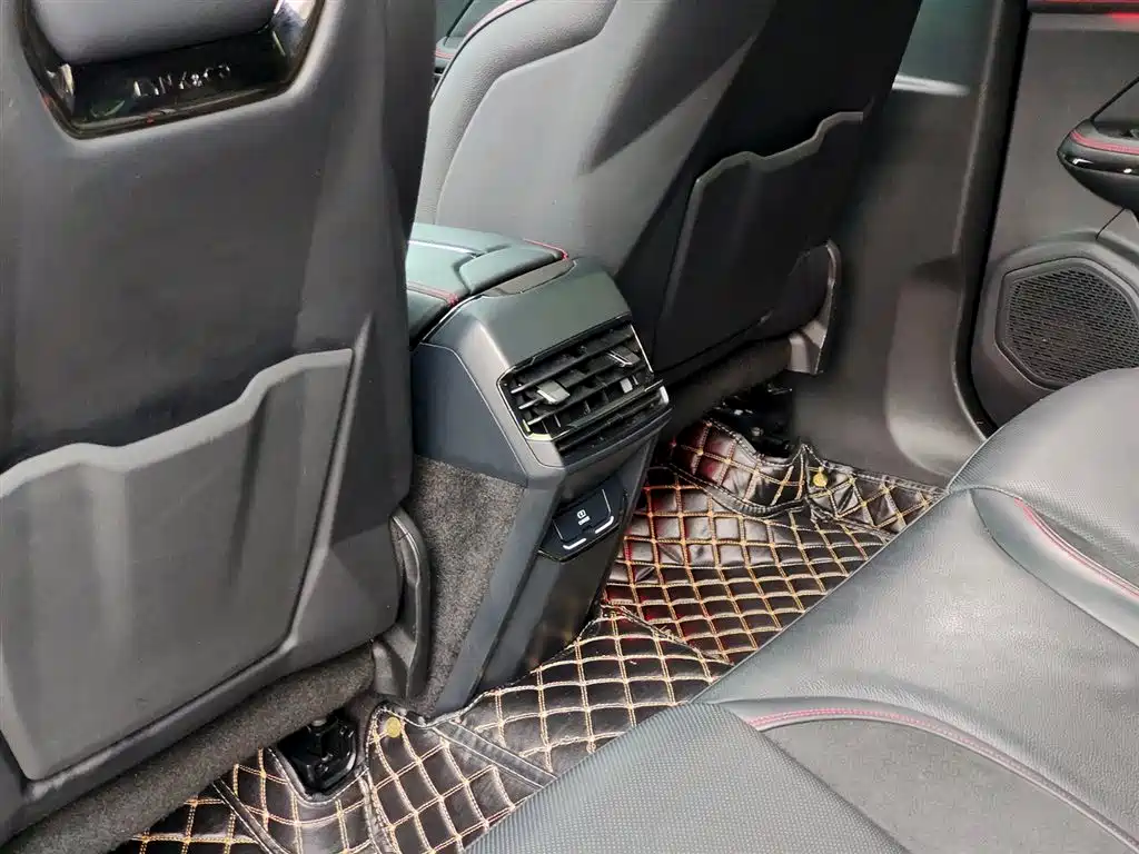 Lynk & Co 05 2020 2.0TD AWD Plus купить на сайте DeffCars
