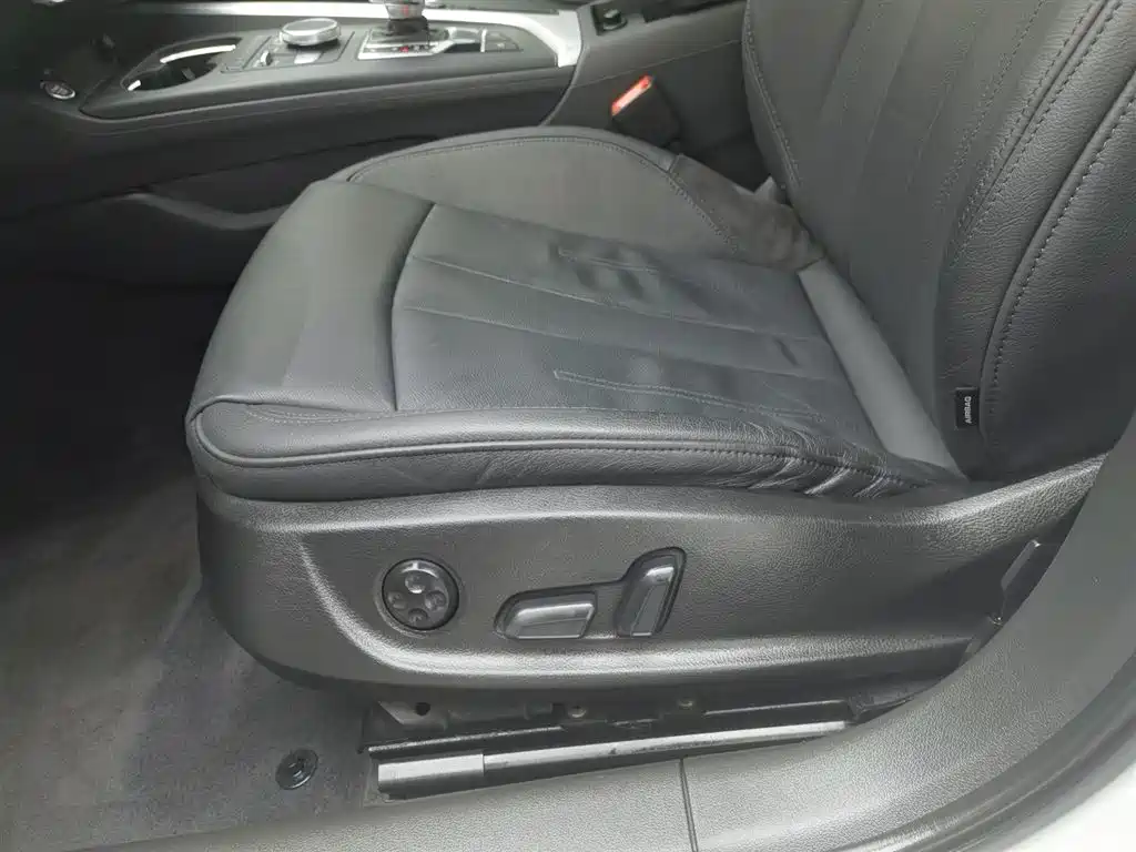 Audi A4L 2019 40 TFSI Fashion Type National VI купить на сайте DeffCars