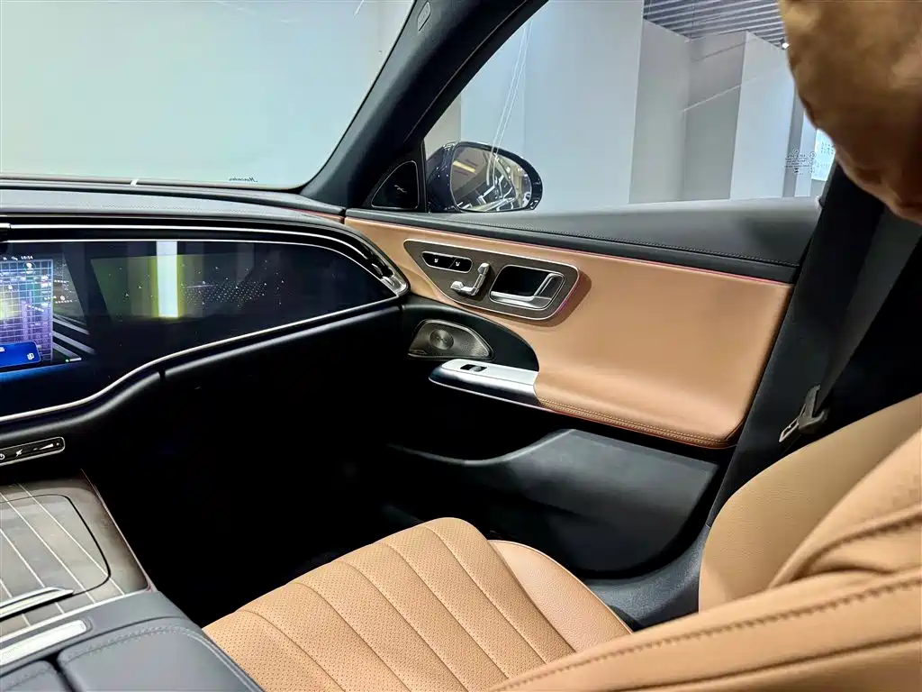 Mercedes-Benz E-Class 2024 E 300 L Luxury Model купить на сайте DeffCars