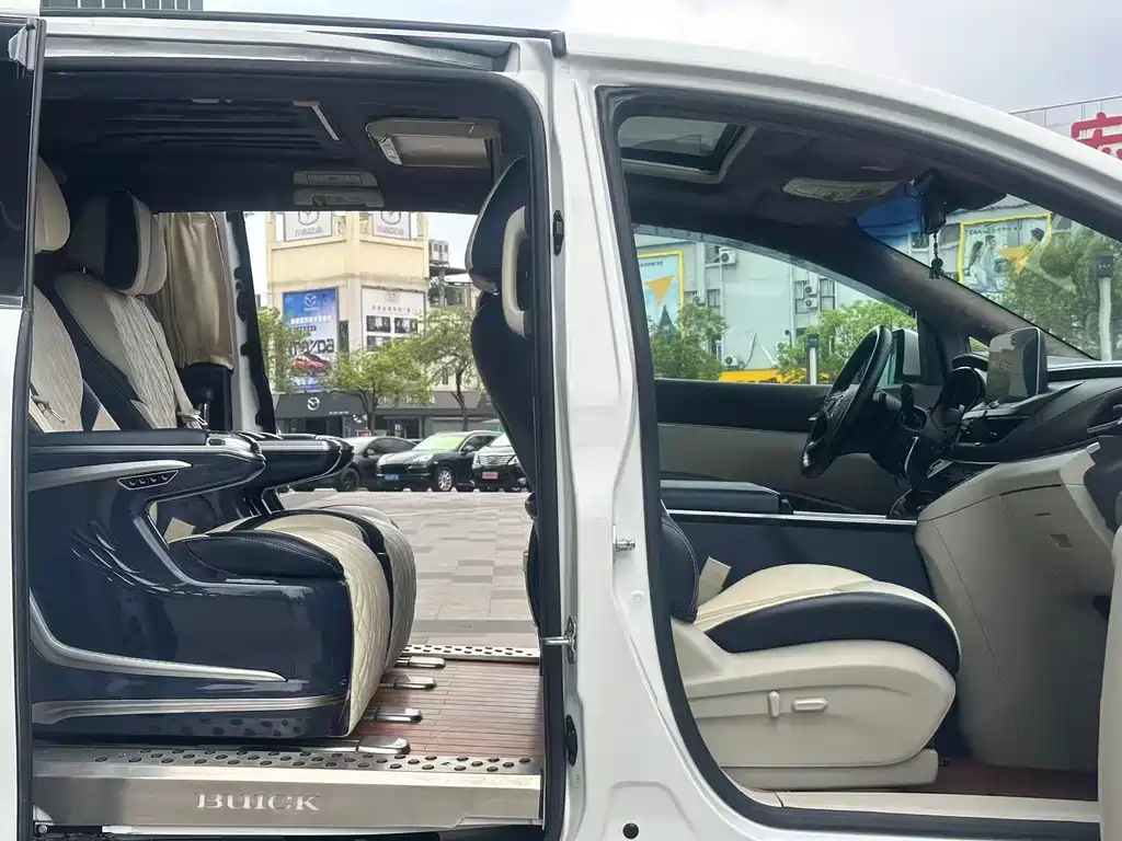 Buick GL8 2021 Land Business Class 652T Luxury купить на сайте DeffCars