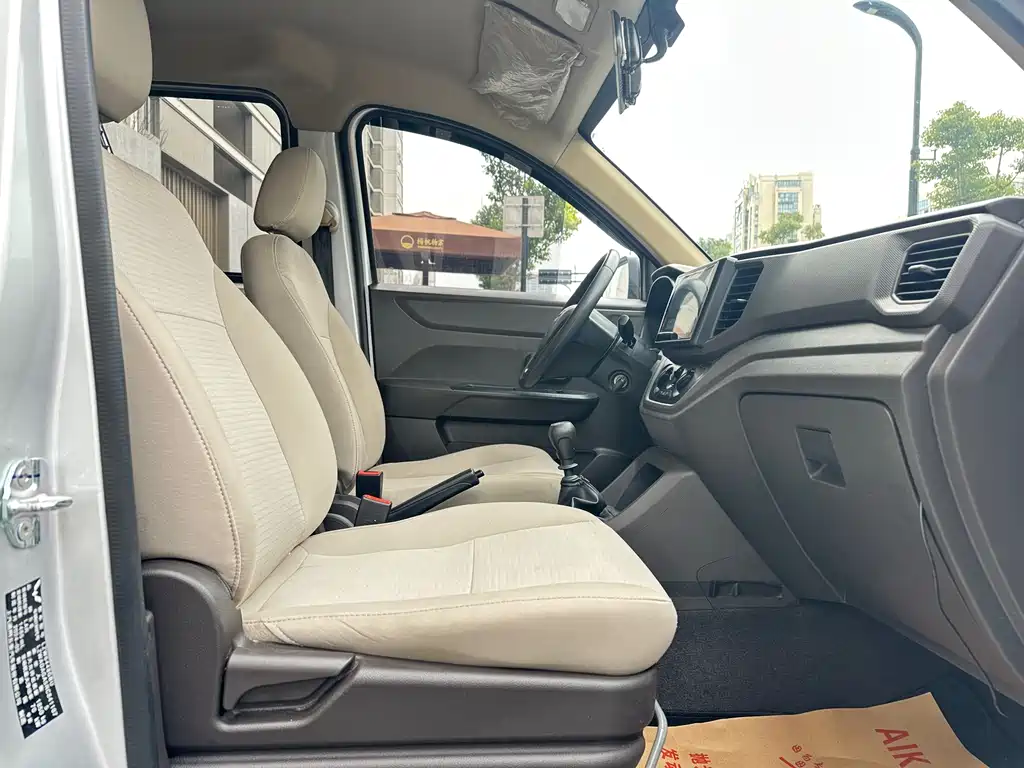 Wuling Hongguang V 2022 1.5L Jinchue version electric power assist LAR купить на сайте DeffCars