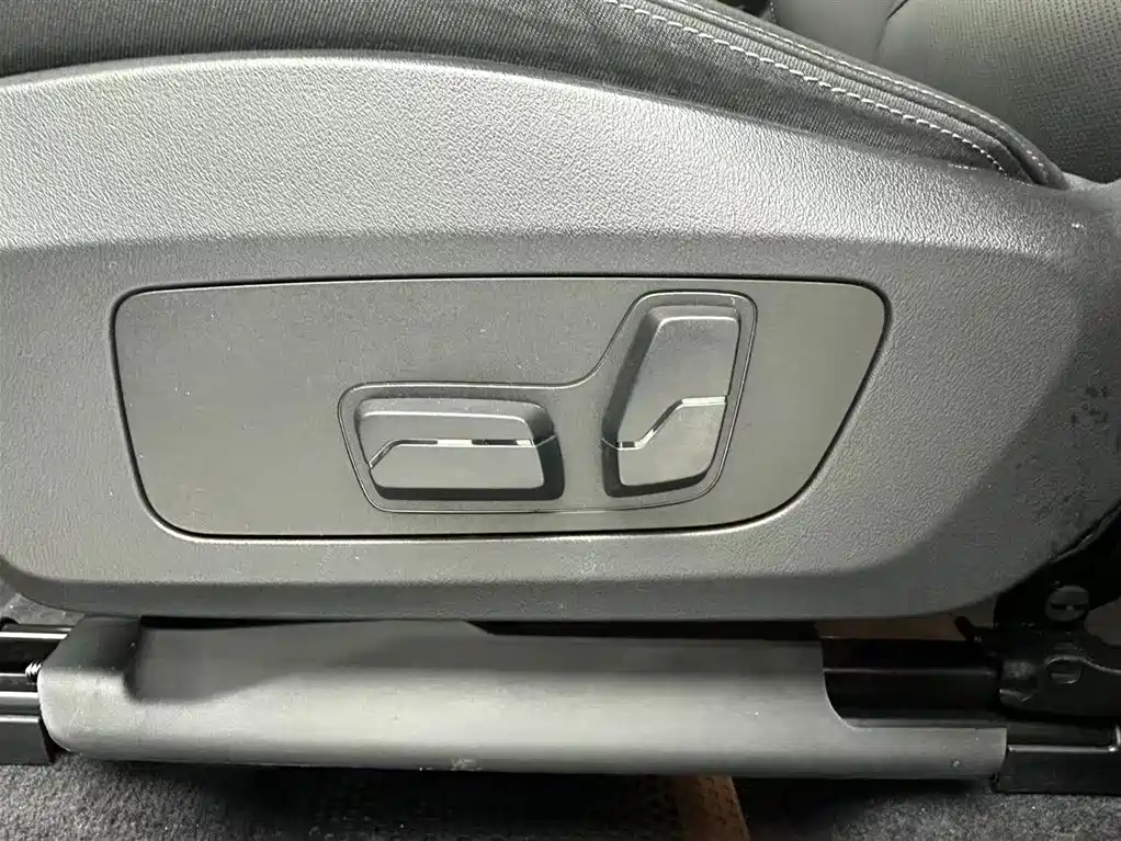 BMW X1 2023 sDrive20Li X Design Package купить на сайте DeffCars