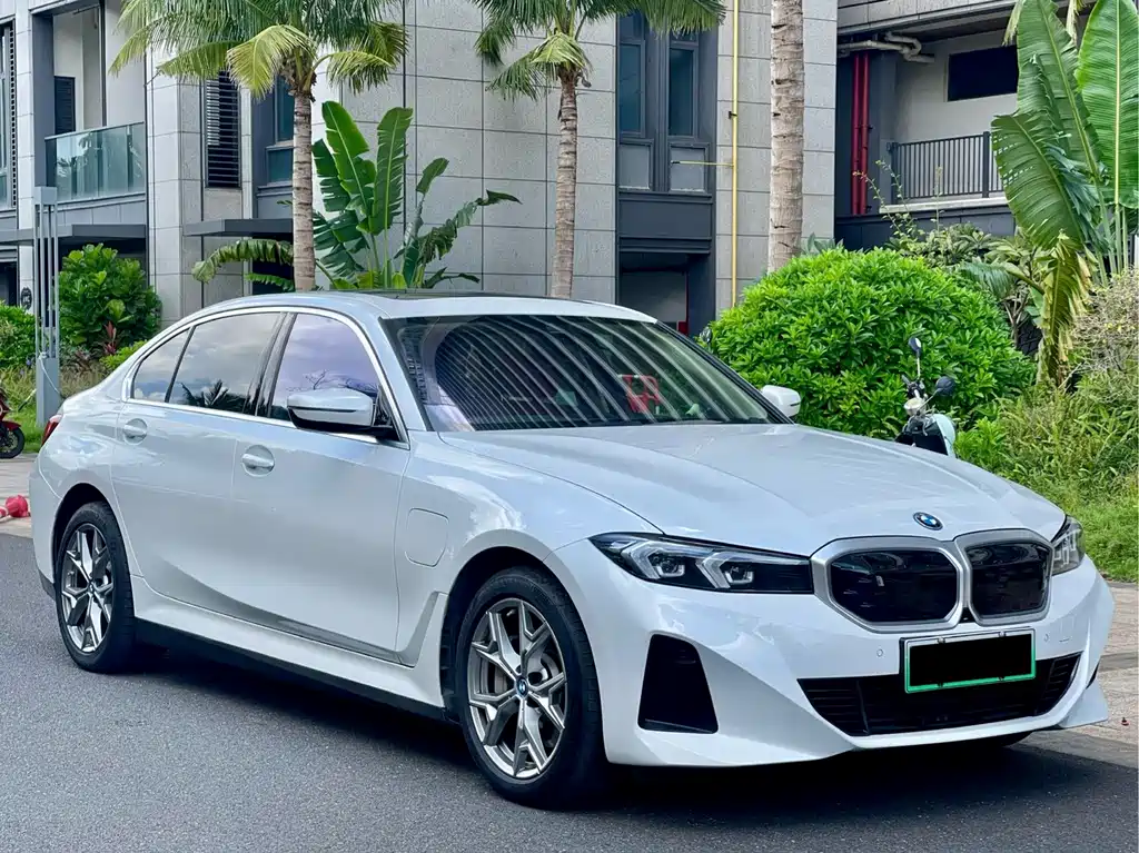 BMW i3 2022 eDrive 35 L купить на сайте DeffCars