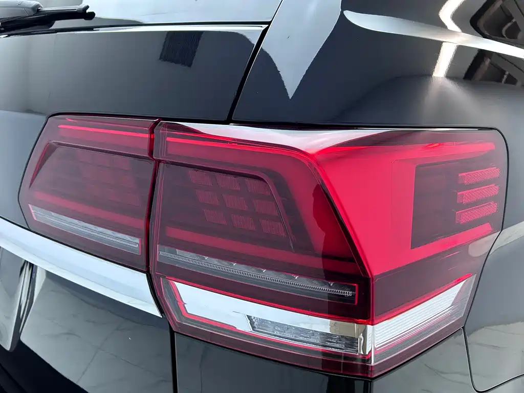 Touron 2020 380TSI four-wheel drive luxury version National VI купить на сайте DeffCars