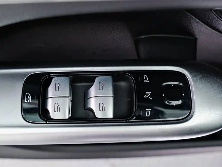 Mercedes-Benz C-Class 2023 C 200 L Sports Edition купить на сайте DeffCars