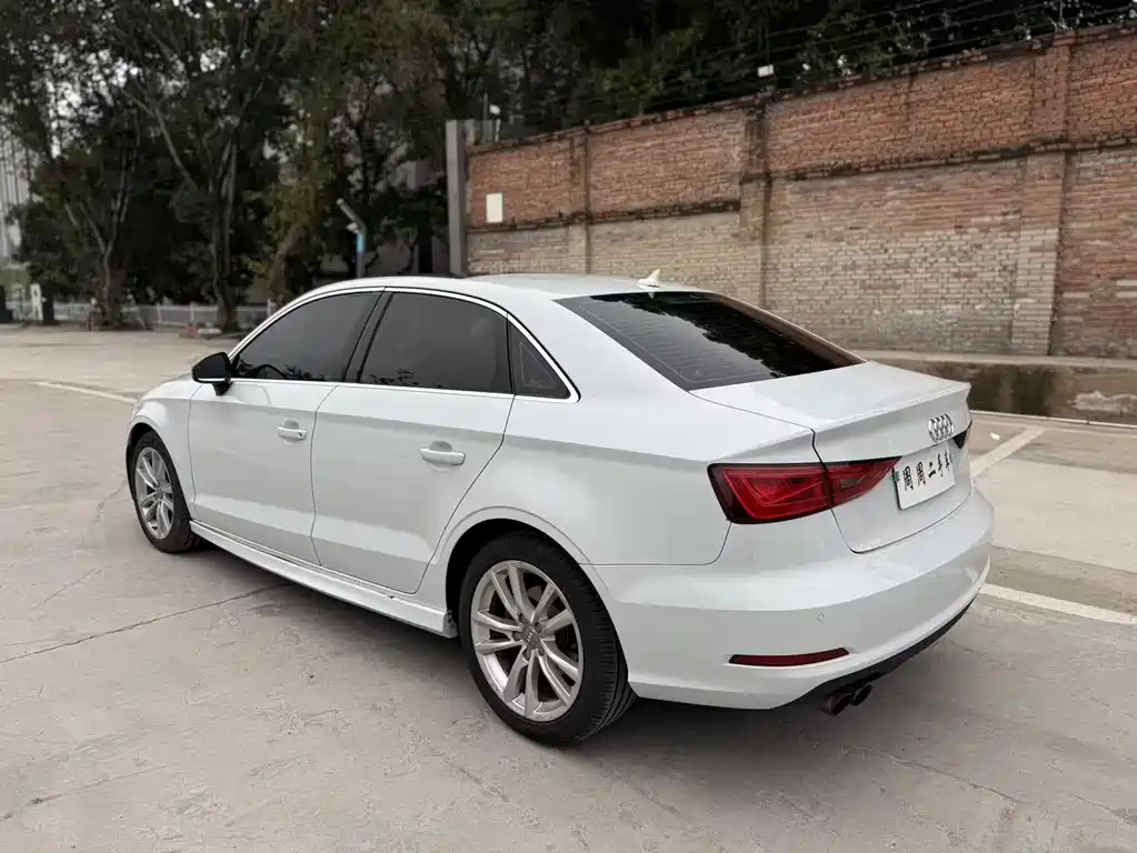 Audi A3 2016 Limousine 35 TFSI LinkedIn type купить на сайте DeffCars
