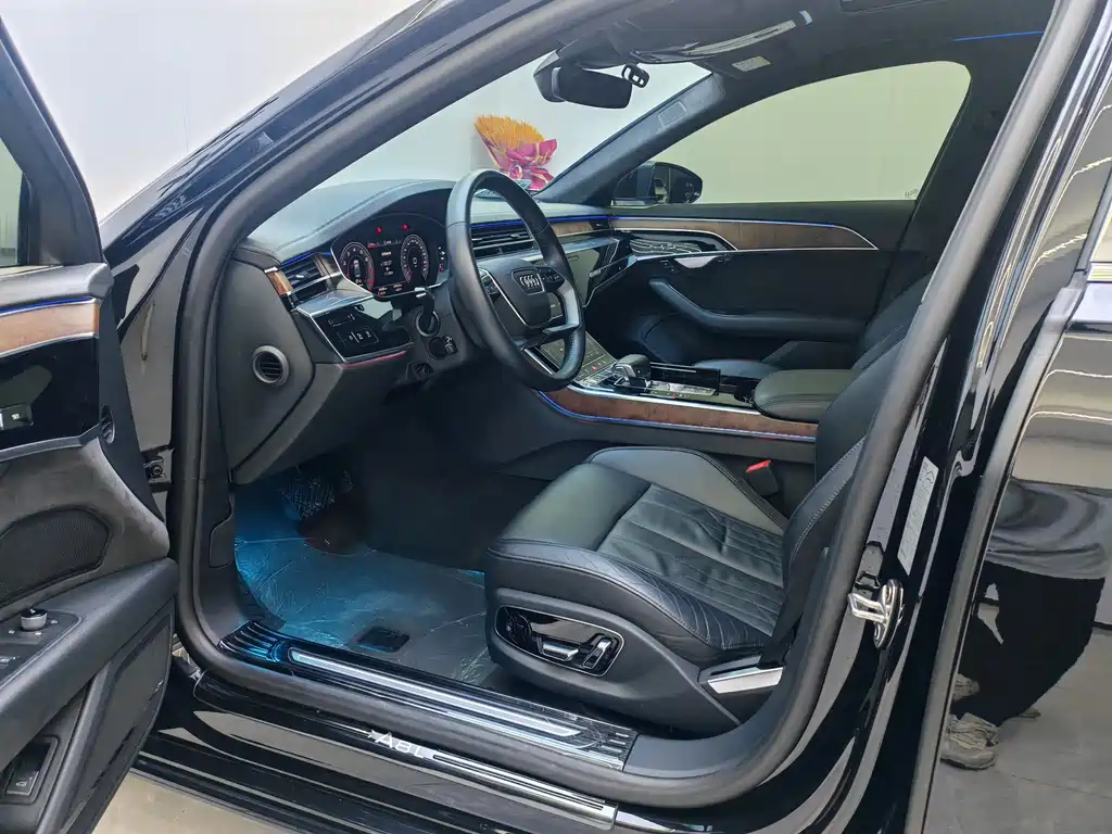 Audi A8 2018 A8L 55 TFSI quattro launch version exclusive model купить на сайте DeffCars