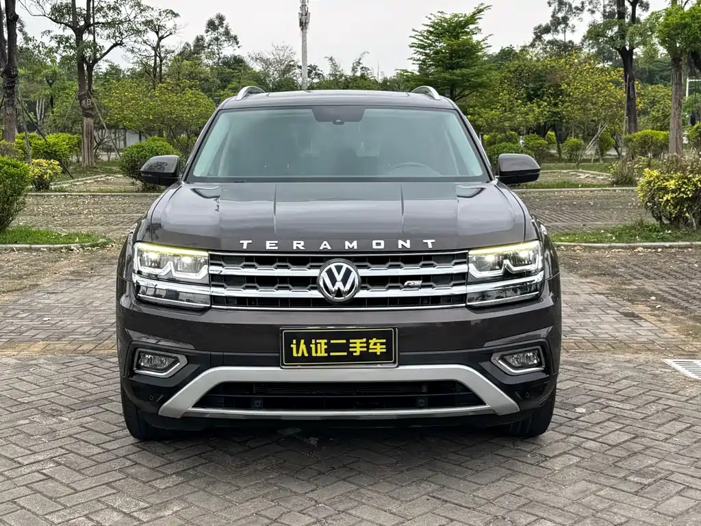 Touron 2017 330TSI two-wheel drive luxury version купить на сайте DeffCars