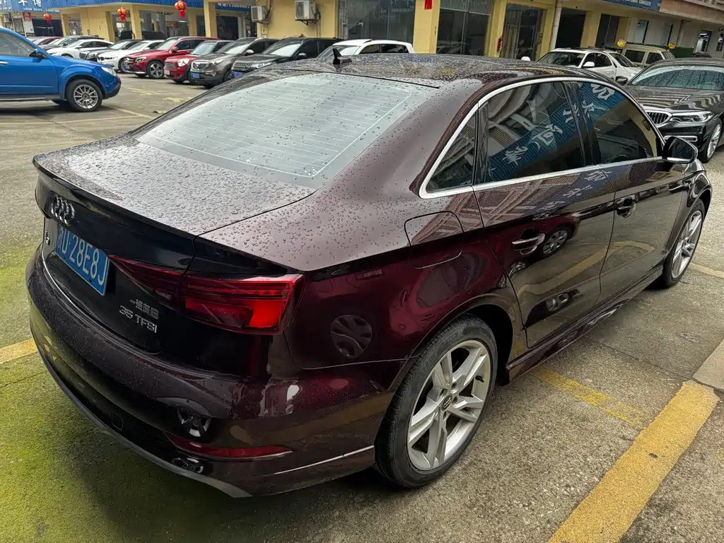 Audi A3 2018 30th Anniversary Limousine 35 TFSI Fashion купить на сайте DeffCars