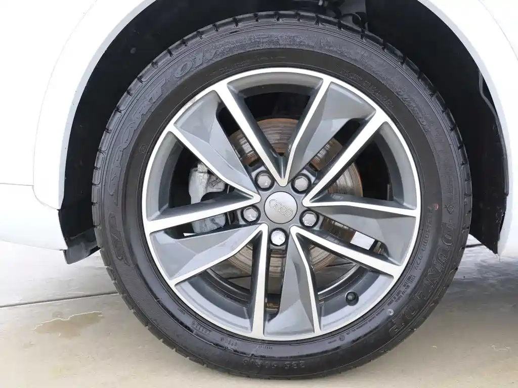 Audi Q3 2018 30 TFSI Fashionable Collection Edition купить на сайте DeffCars