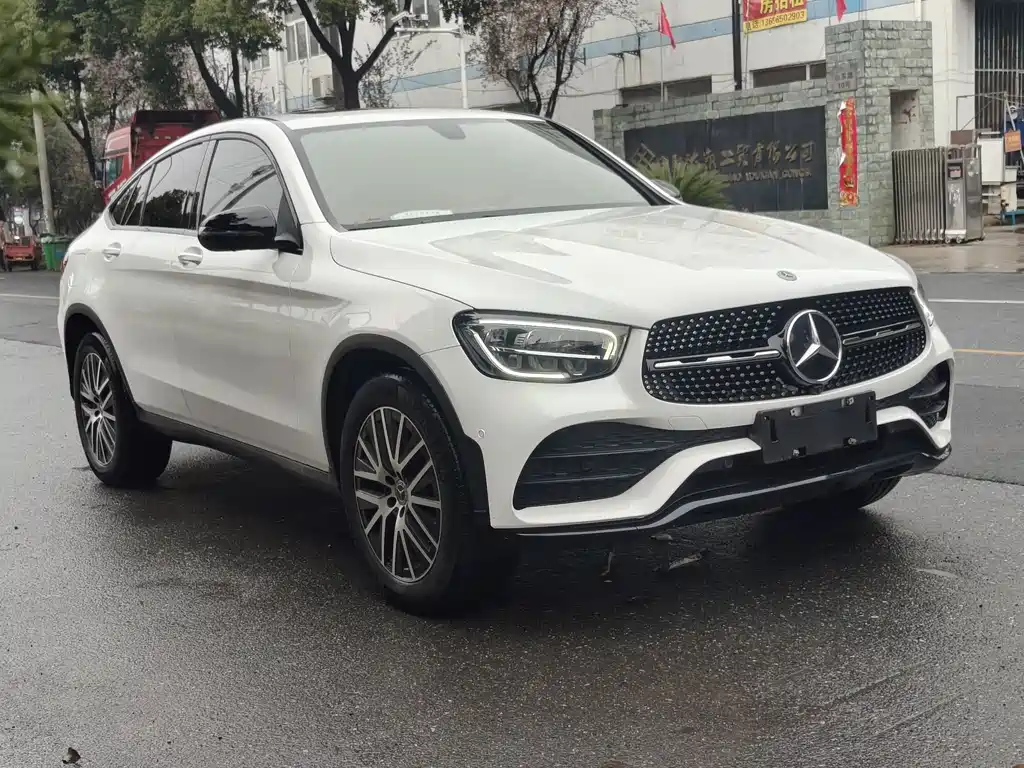 Mercedes-Benz GLC Coupe 2022 GLC 260 4MATIC Coupe SUV купить на сайте DeffCars