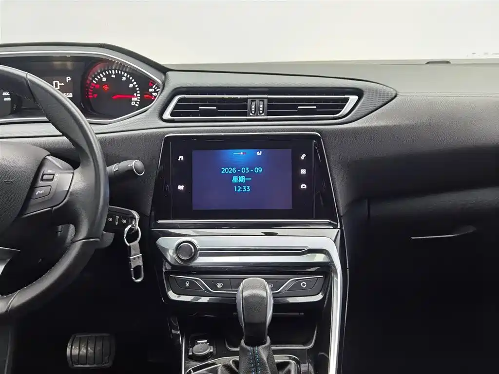 Peugeot 308 2018 1.6L automatic luxury version купить на сайте DeffCars