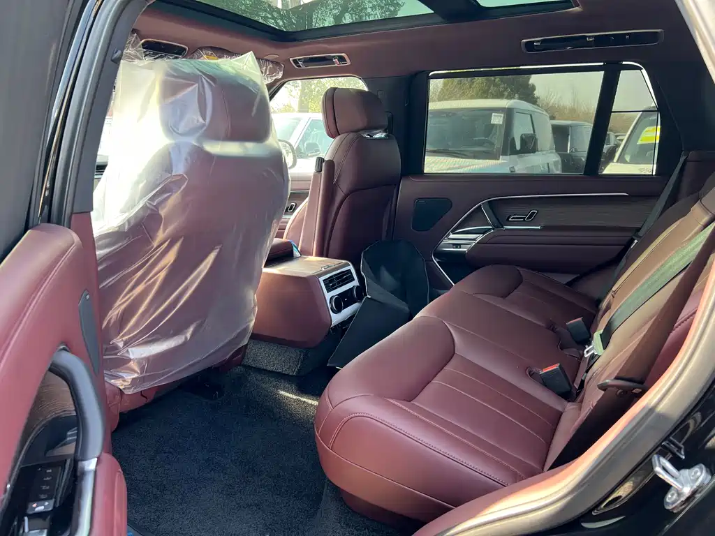 Range Rover 2026 3.0 L6 400PS SE long axis version купить на сайте DeffCars