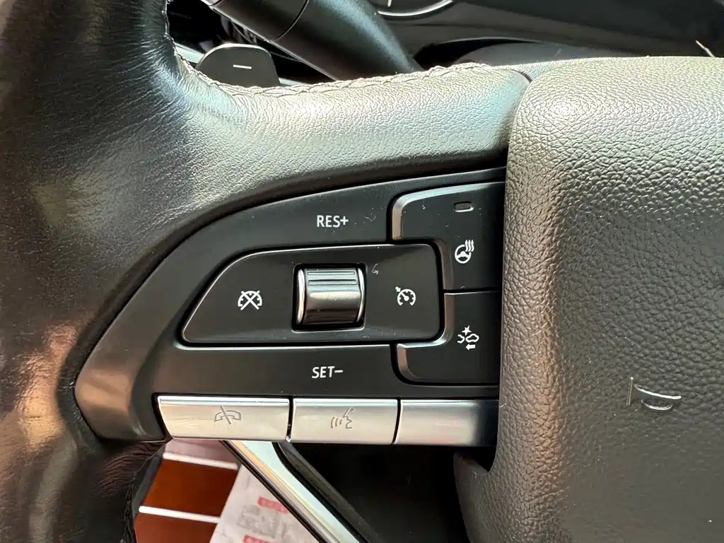 Cadillac XT6 2021 28T six-seat four-wheel drive luxury model купить на сайте DeffCars