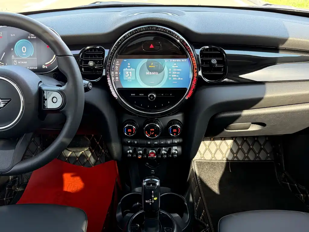 MINI 2023 1.5T COOPER Artist купить на сайте DeffCars